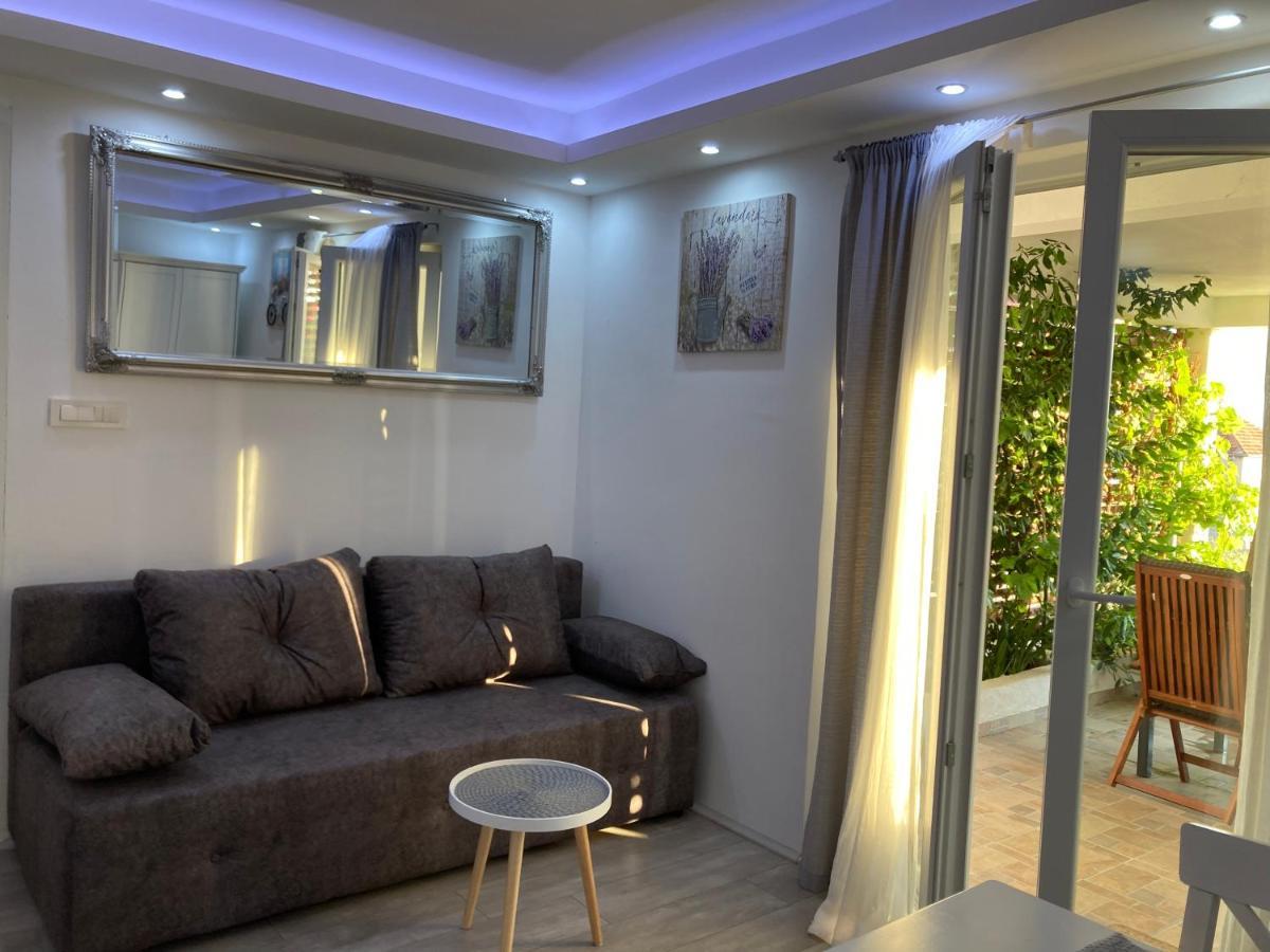 Luxury Apartman Nr ชิเบนิก ภายนอก รูปภาพ