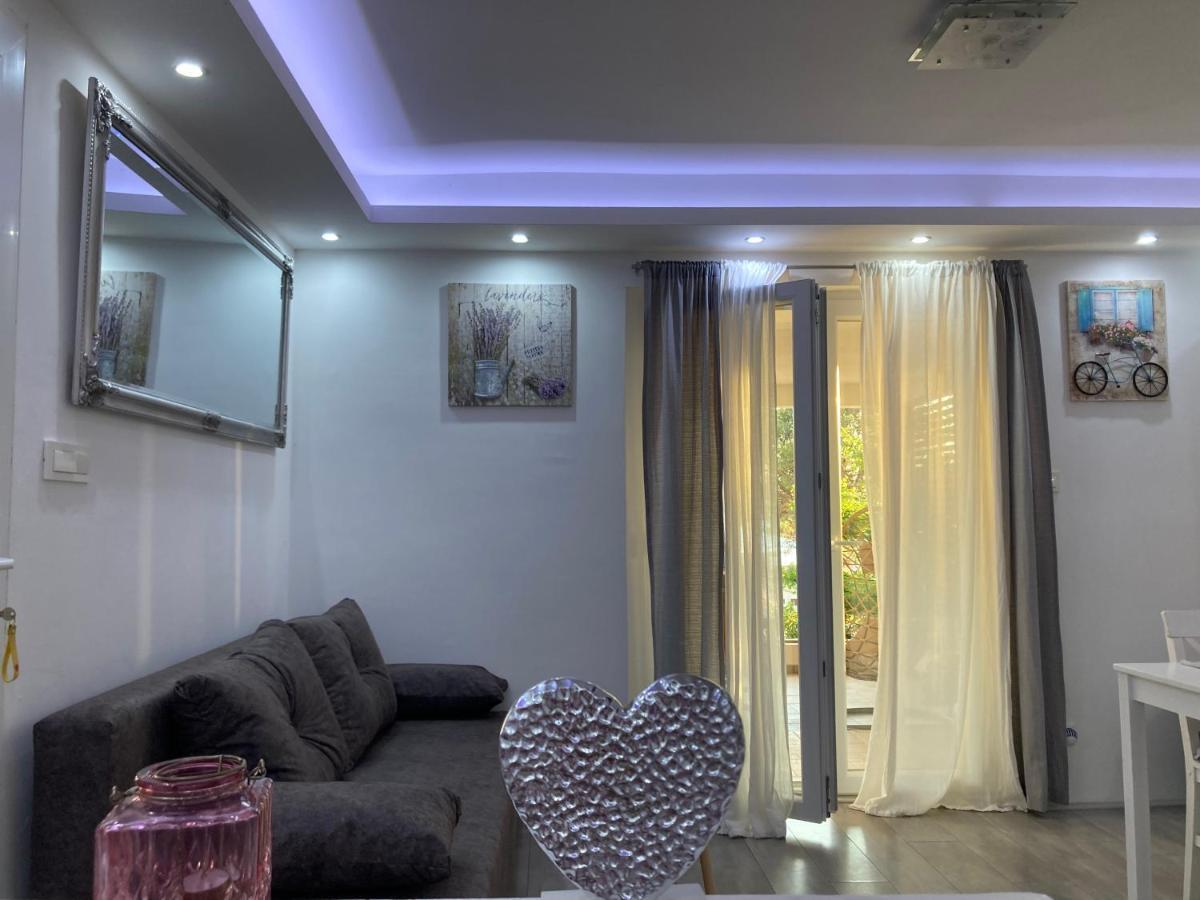 Luxury Apartman Nr ชิเบนิก ภายนอก รูปภาพ