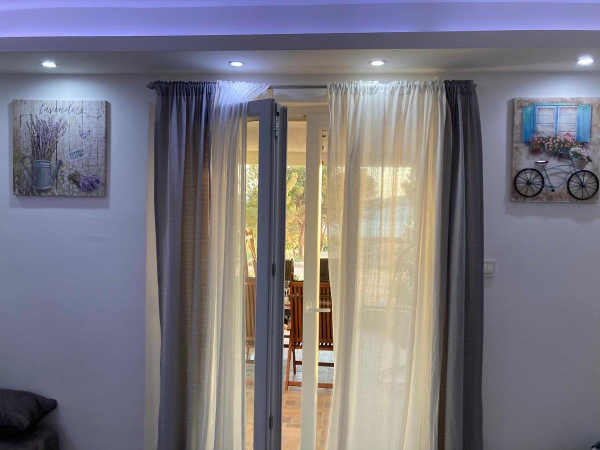 Luxury Apartman Nr ชิเบนิก ภายนอก รูปภาพ