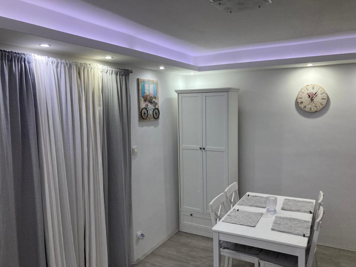 Luxury Apartman Nr ชิเบนิก ภายนอก รูปภาพ