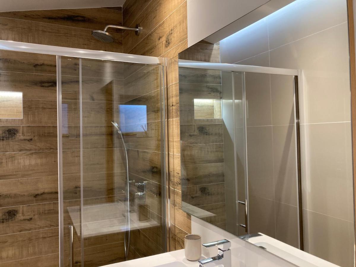 Luxury Apartman Nr ชิเบนิก ภายนอก รูปภาพ