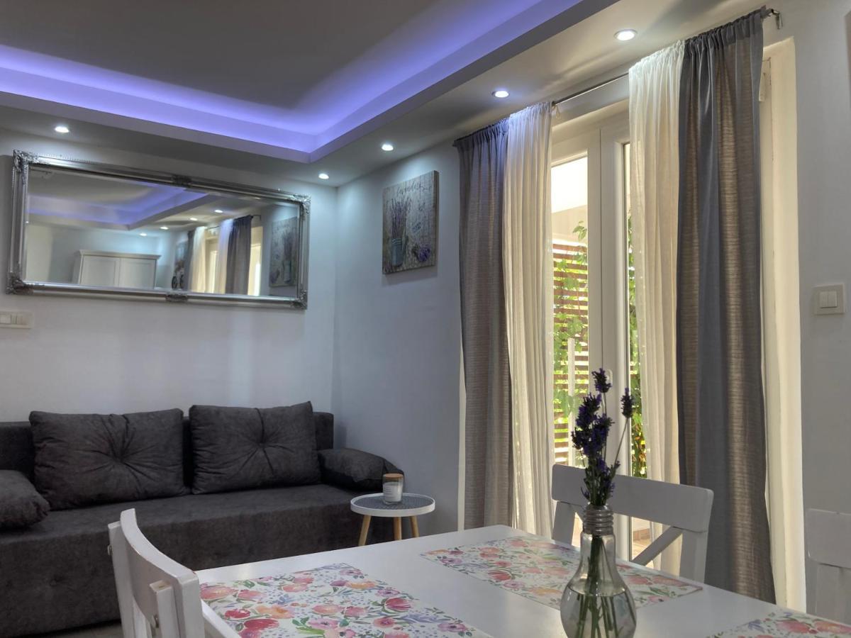 Luxury Apartman Nr ชิเบนิก ภายนอก รูปภาพ