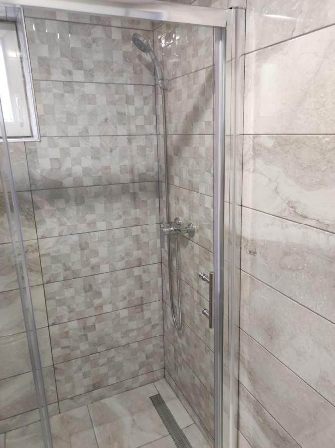 Luxury Apartman Nr ชิเบนิก ภายนอก รูปภาพ