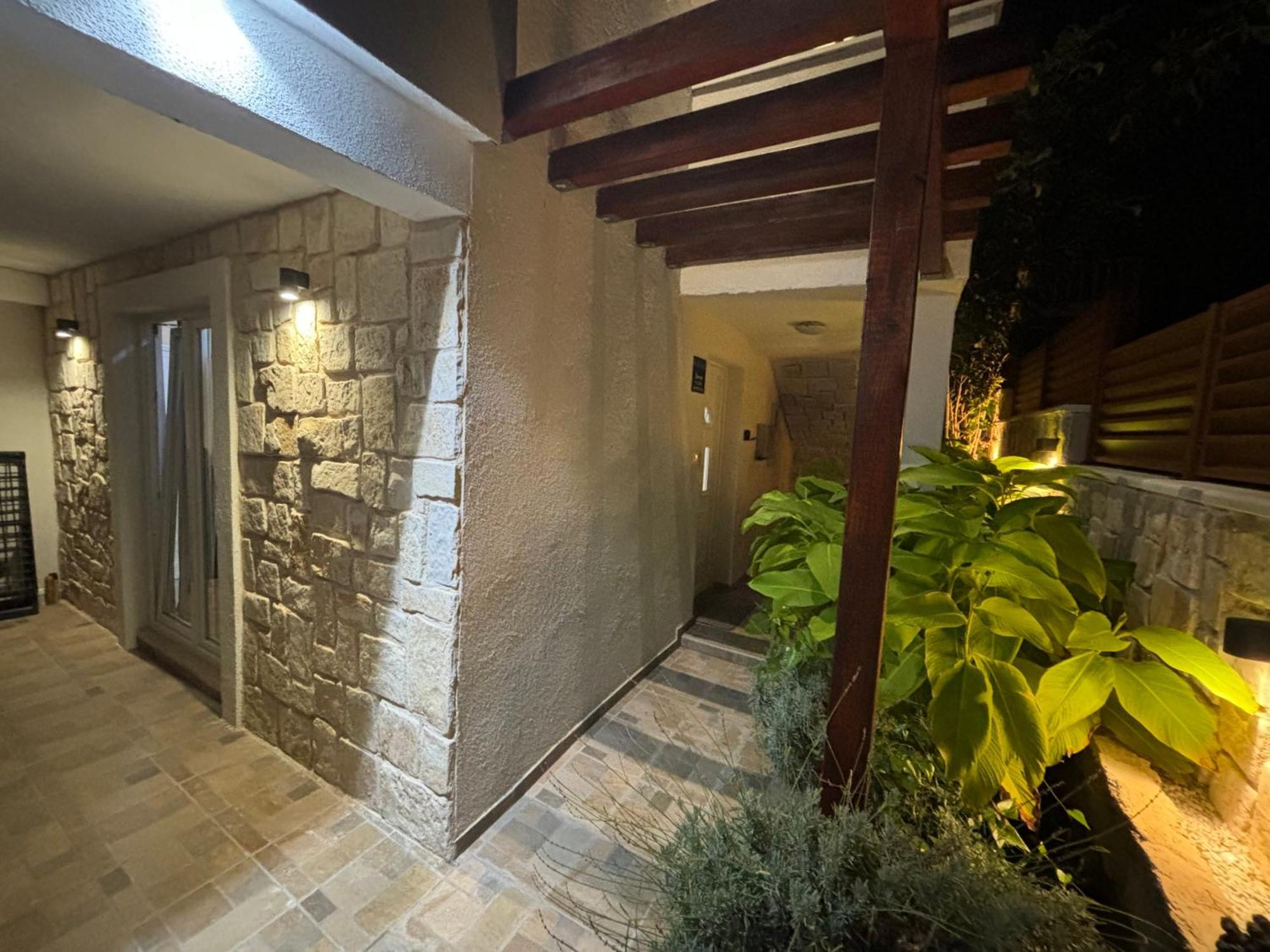 Luxury Apartman Nr ชิเบนิก ภายนอก รูปภาพ