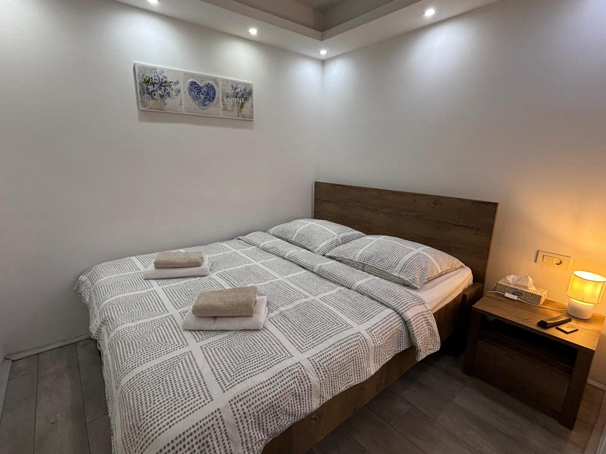 Luxury Apartman Nr ชิเบนิก ภายนอก รูปภาพ